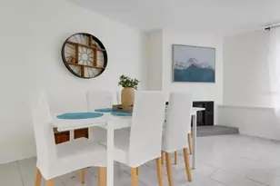 2539 Trinidad St, Sarasota, FL 34231 - Photo 6