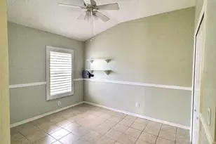 339 Fareham Dr, Venice, FL 34293 - Photo 12