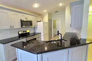 339 Fareham Dr, Venice, FL 34293 - Photo 8