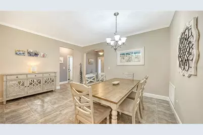 8143 36th Street E, Sarasota, FL 34243 - Photo 6