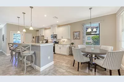 8143 36th Street E, Sarasota, FL 34243 - Photo 18