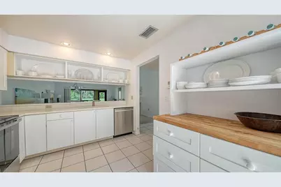 4557 Kingsmere #23, Sarasota, FL 34235 - Photo 10
