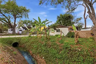 4576 Bliss Rd, Sarasota, FL 34233 - Photo 4