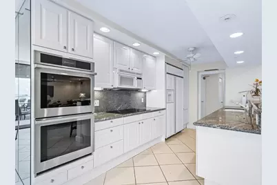 1511 Gulf Of Mexico Drive #201, Longboat Key, FL 34228 - Photo 8