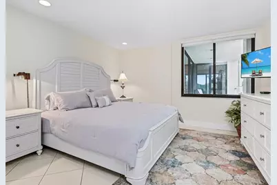 1511 Gulf Of Mexico Drive #201, Longboat Key, FL 34228 - Photo 24