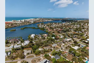 6338 Beechwood Avenue, Sarasota, FL 34231 - Photo 2