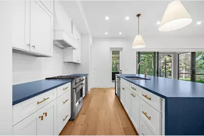 2135 Datura Street, Sarasota, FL 34239 - Photo 12