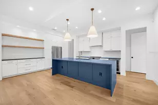 2135 Datura St, Sarasota, FL 34239 - Photo 10