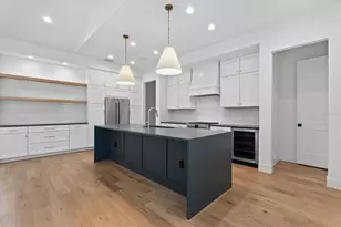 2135 Datura St, Sarasota, FL 34239 - Photo 10