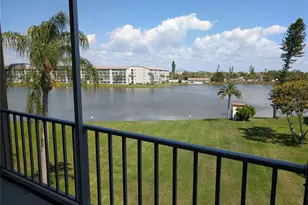 3807 Lake Bayshore Dr, Bradenton, FL 34205 - Photo 2