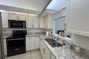 7234 Cloister Dr, Sarasota, FL 34231 - Photo 10