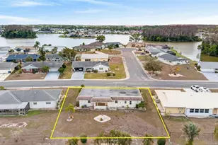 1529 Allegheny Dr, Sun City Center, FL 33573 - Photo 28