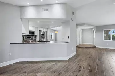 6579 Mauna Loa Boulevard, Sarasota, FL 34241 - Photo 8