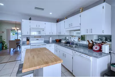 76 Sandstone Circle, Venice, FL 34293 - Photo 8