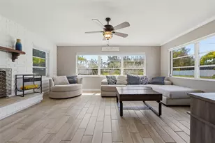 2400 Pine Ct, Nokomis, FL 34275 - Photo 10