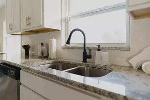 4549 McIntosh Ln, Sarasota, FL 34232 - Photo 4