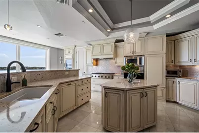 464 Golden Gate Point #703, Sarasota, FL 34236 - Photo 28