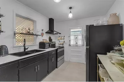 2562 Ashton Road, Sarasota, FL 34231 - Photo 12