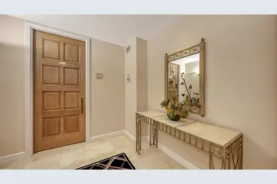 2185 Gulf Of Mexico Drive #223, Longboat Key, FL 34228 - Photo 2