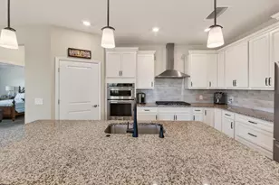 17905 Manchester Pl, Bradenton, FL 34202 - Photo 40