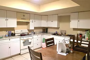 208 58th Ave E, Bradenton, FL 34203 - Photo 4