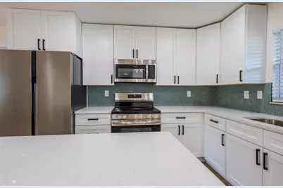 1517 Hallam Court N, Lakeland, FL 33813 - Photo 10