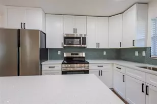 1517 Hallam Ct N, Lakeland, FL 33813 - Photo 10