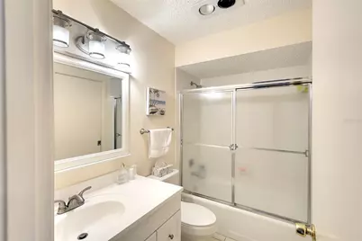 6004 Vivienda Drive #8, Bradenton, FL 34207 - Photo 12