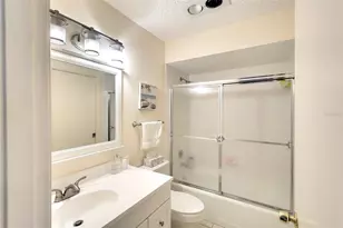 6004 Vivienda Dr, Bradenton, FL 34207 - Photo 12