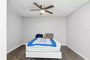 2710 5th St E, Bradenton, FL 34208 - Photo 10