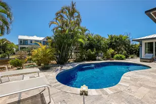 517 70th St, Holmes Beach, FL 34217 - Photo 32