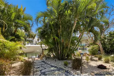 517 70th Street, Holmes Beach, FL 34217 - Photo 34