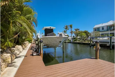 517 70th Street, Holmes Beach, FL 34217 - Photo 36