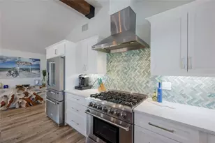 517 70th St, Holmes Beach, FL 34217 - Photo 10