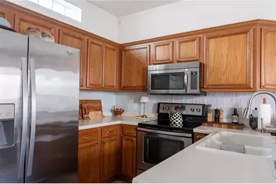 3220 78th Avenue E, Sarasota, FL 34243 - Photo 12