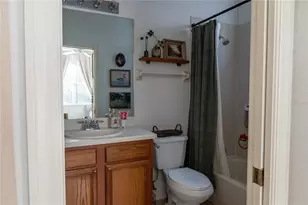3220 78th Ave E, Sarasota, FL 34243 - Photo 20