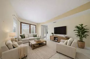 603 Speck Ct, Tampa, FL 33613 - Photo 8