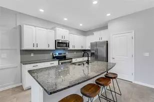 2471 Midnight Pearl Dr, Sarasota, FL 34240 - Photo 10