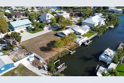 907 22nd Avenue W, Palmetto, FL 34221 - Photo 6