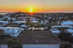 907 22nd Ave W, Palmetto, FL 34221 - Photo 1