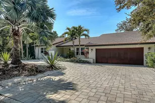 5231 Siesta Cove Dr, Sarasota, FL 34242 - Photo 6