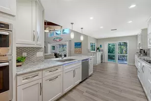 5231 Siesta Cove Dr, Sarasota, FL 34242 - Photo 20