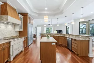 2625 Colony Terrace, Sarasota, FL 34239 - Photo 10