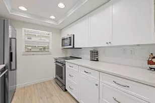 3240 Gulf of Mexico Dr, Longboat Key, FL 34228 - Photo 10