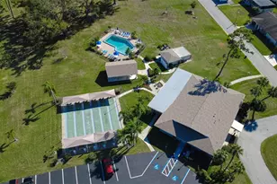 1327 Glendale Cir W, Sarasota, FL 34232 - Photo 22