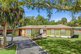 906 Tropical Dr, Bradenton, FL 34208 - Photo 1