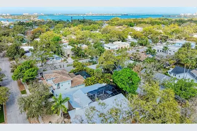 3625 Jacinto Court, Sarasota, FL 34239 - Photo 10