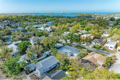 3625 Jacinto Court, Sarasota, FL 34239 - Photo 12