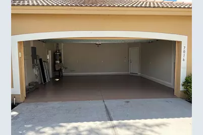 7016 Treymore Court, Sarasota, FL 34243 - Photo 10