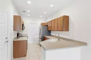 3730 82nd Ave Cir E, Sarasota, FL 34243 - Photo 10